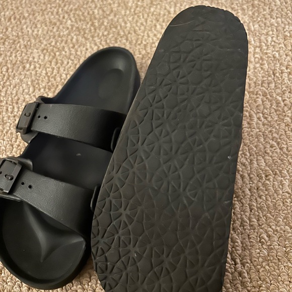 Women’s Black Sandals Size 10 - Picture 2 of 2